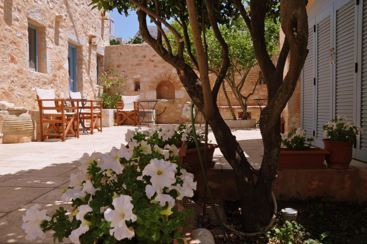 אראופוליס Petrounis Hotel מראה חיצוני תמונה